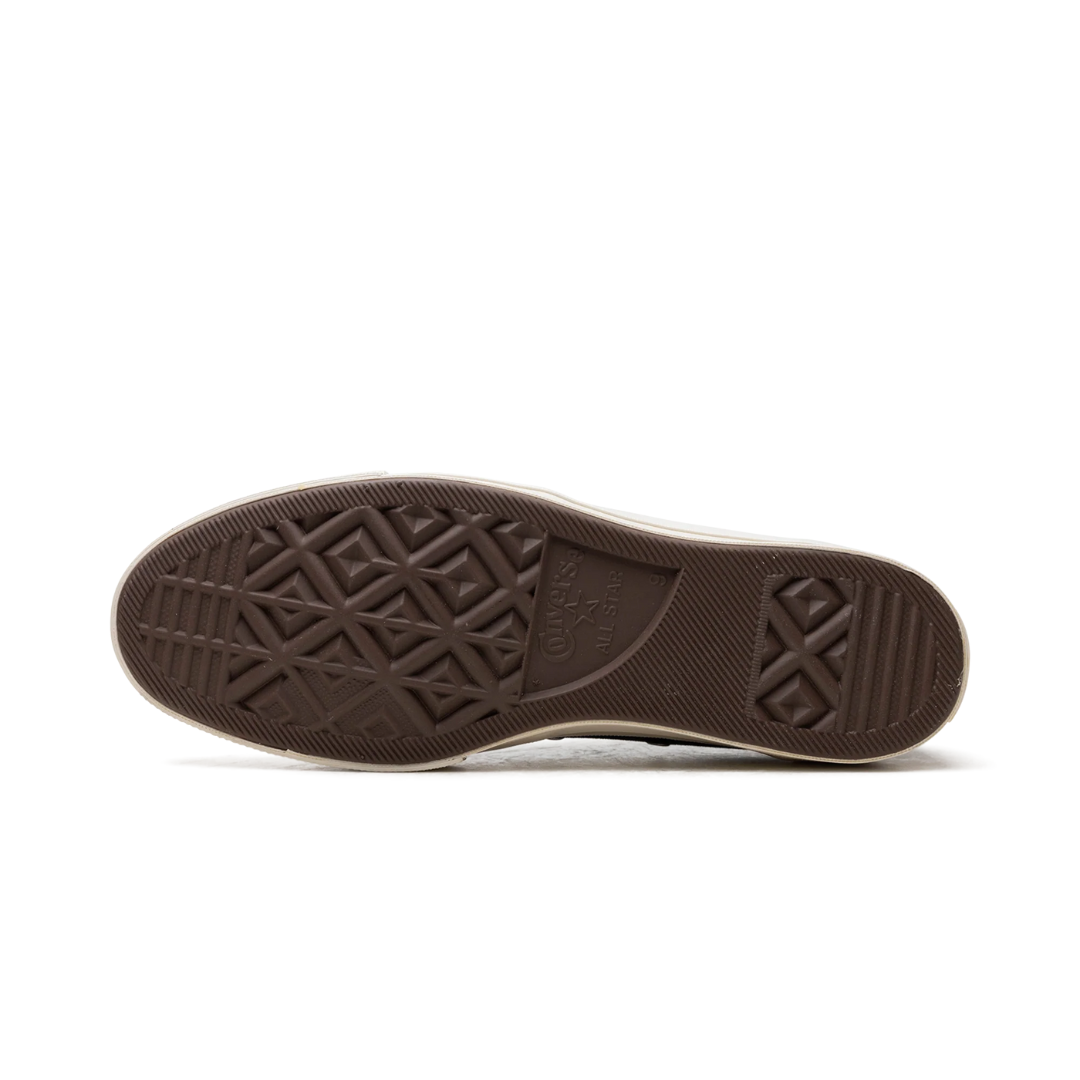 Ikonické Converse Chuck 70 Ox x Comme des Garçons PLAY Black. Prémiové plátno, srdíčko logo a nadčasový design. Rychlé doručení po EU.