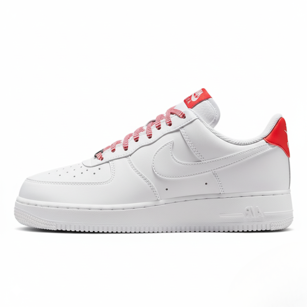 Nike Air Force 1 Low ’07 White Pink Foam (W) – čistý bílý design s jemnými růžovými detaily a ikonickou AF1 siluetou. Rychlé doručení po EU.