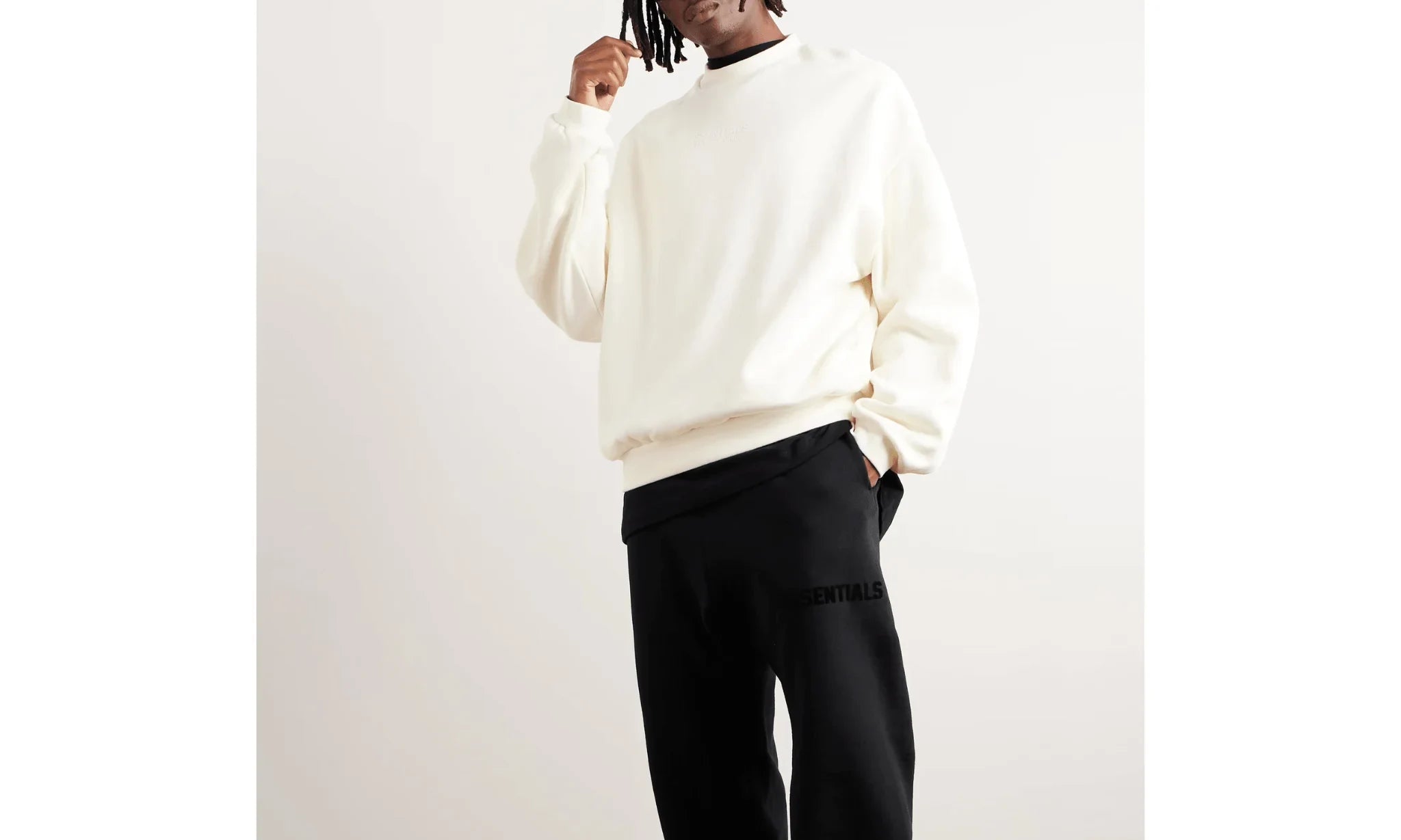 Mikina Fear Of God Essentials Logo-Appliquéd Sweatshirt White - SneakerDefinition