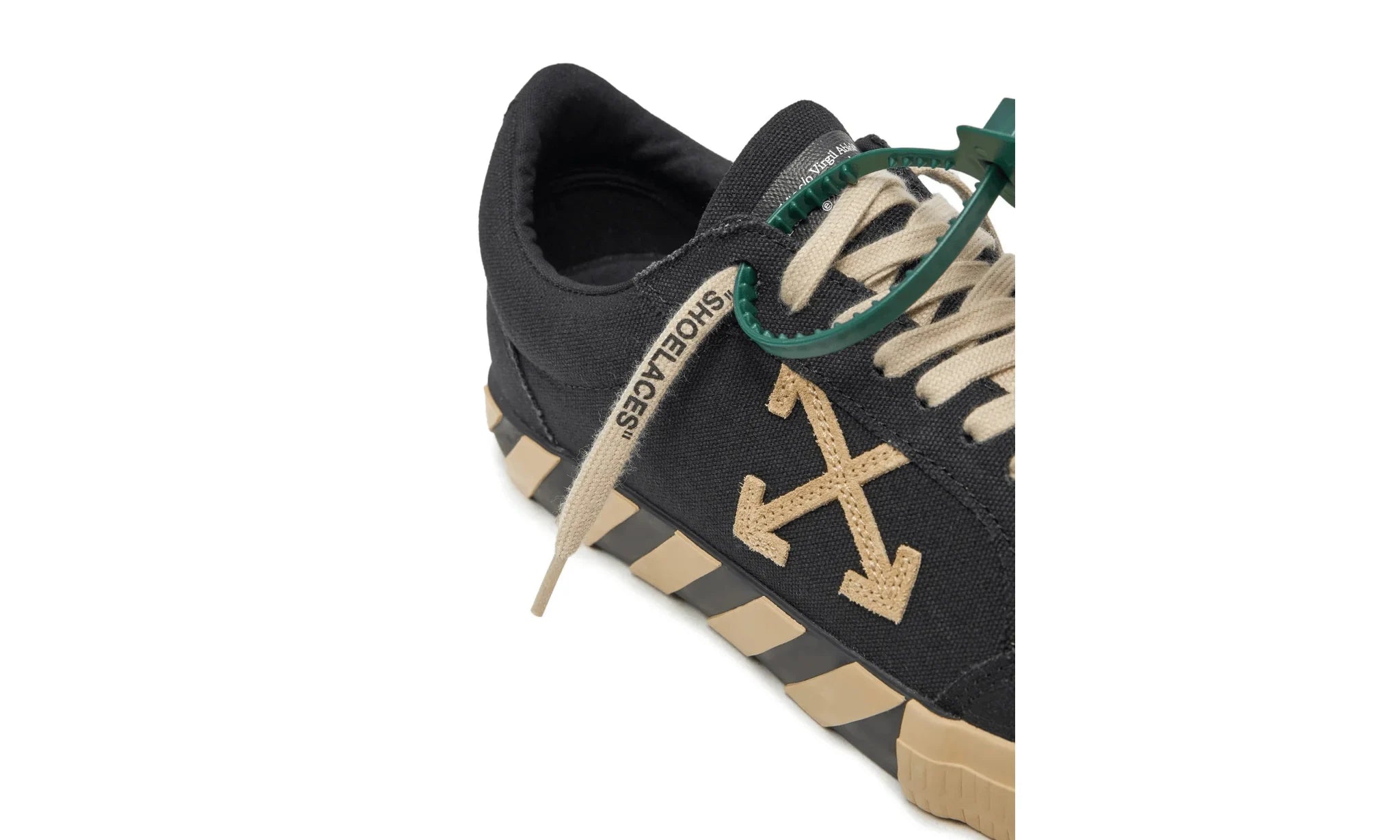 Obuv Off-White Vulc Low Sneaker Black Beige - SneakerDefinition