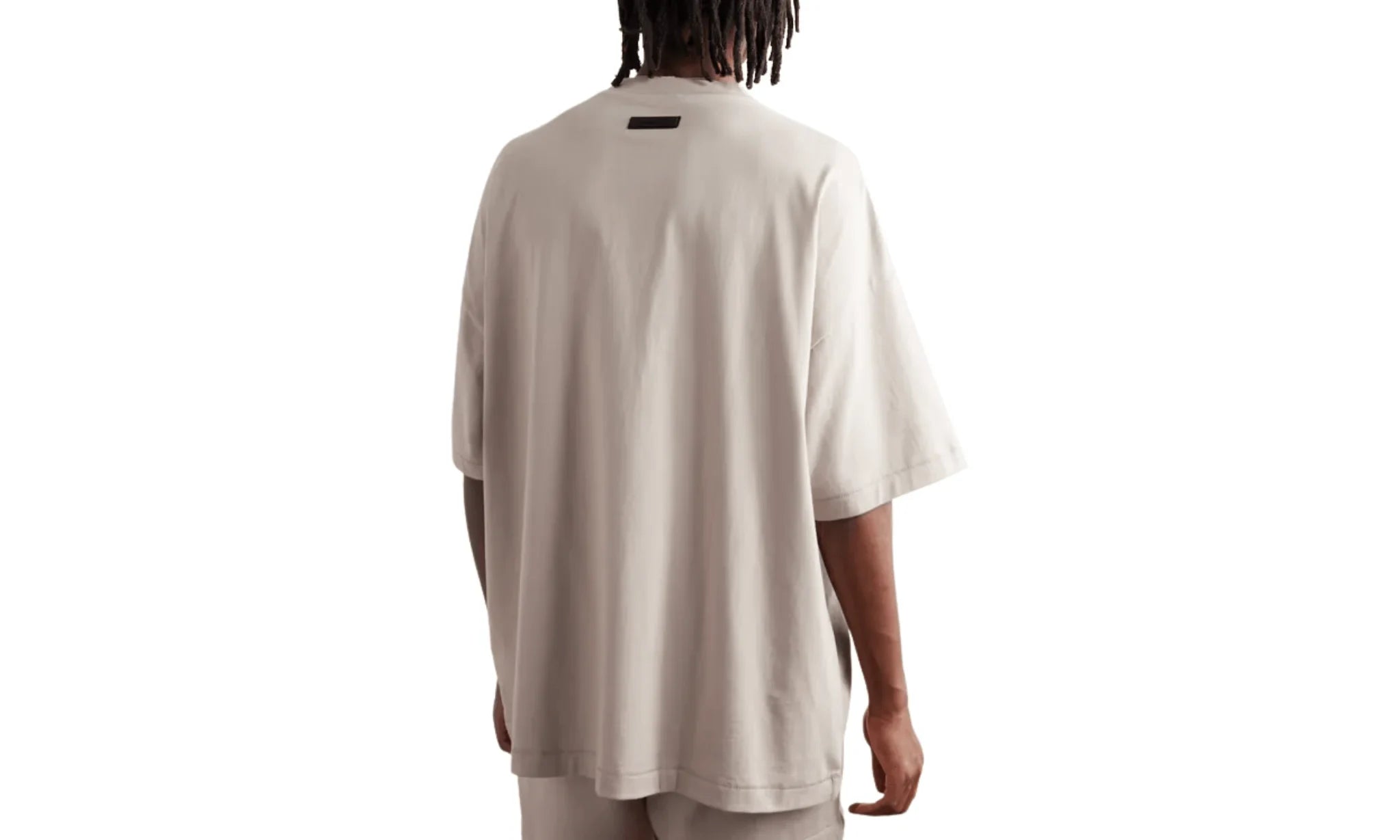 Tričko Fear Of God Essentials Logo-Appliquéd T-Shirt Silver Cloud - SneakerDefinition