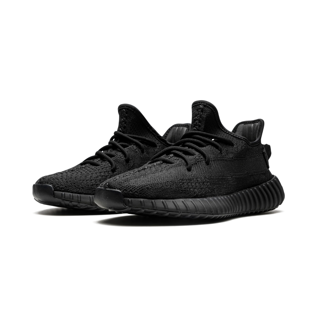 Adidas Yeezy Boost 350 V2 Onyx – ikonické all-black sneakers s pohodlnou Boost podrážkou a Primeknit svrškem. Rychlé doručení po EU.