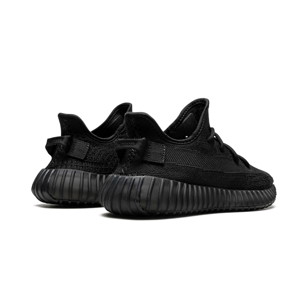 Adidas Yeezy Boost 350 V2 Onyx – ikonické all-black sneakers s pohodlnou Boost podrážkou a Primeknit svrškem. Rychlé doručení po EU.