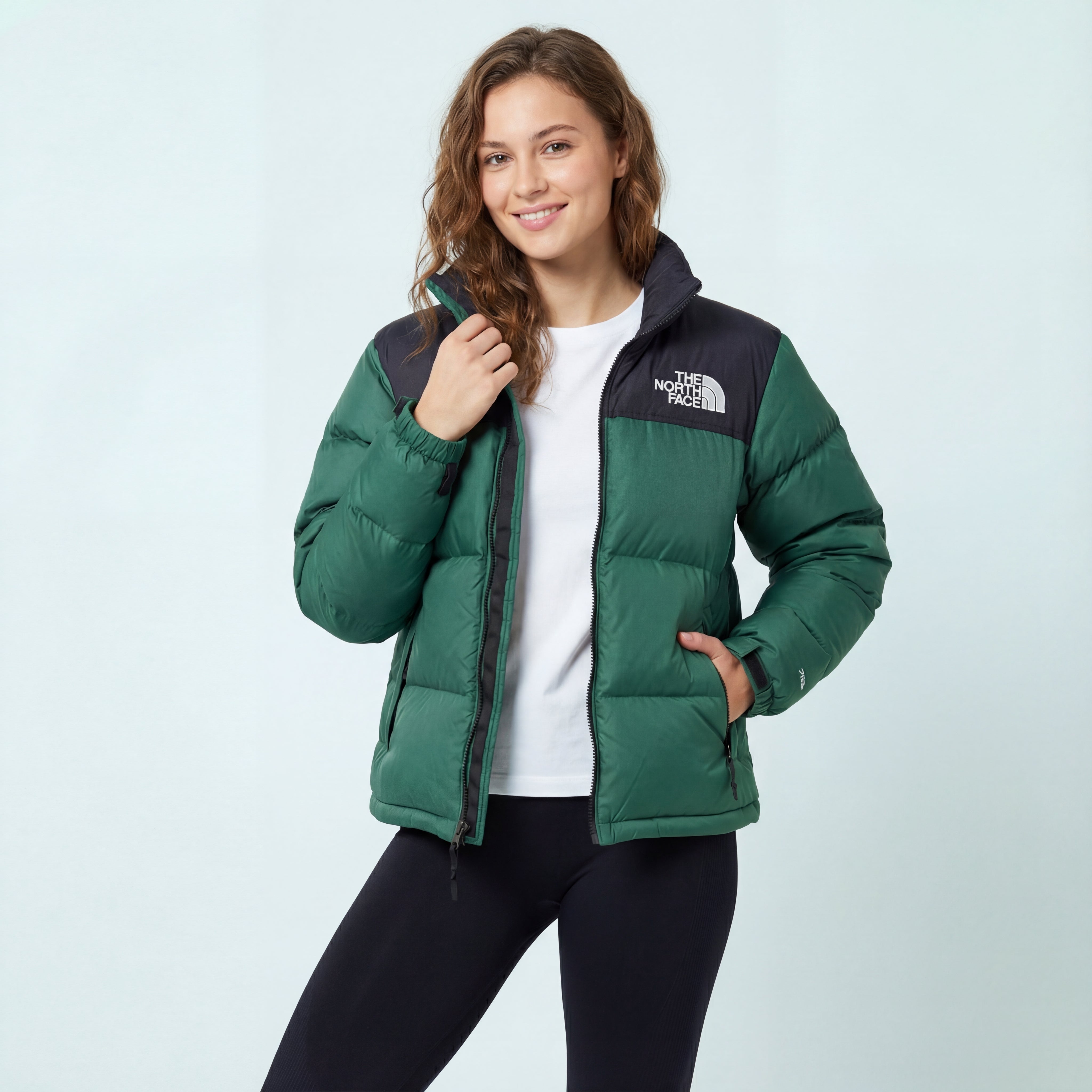 Shop the iconic The North Face Women’s 1996 Retro Nuptse Jacket in Evergreen. Premium warmth, 700-fill down and timeless retro style. Fast EU shipping.