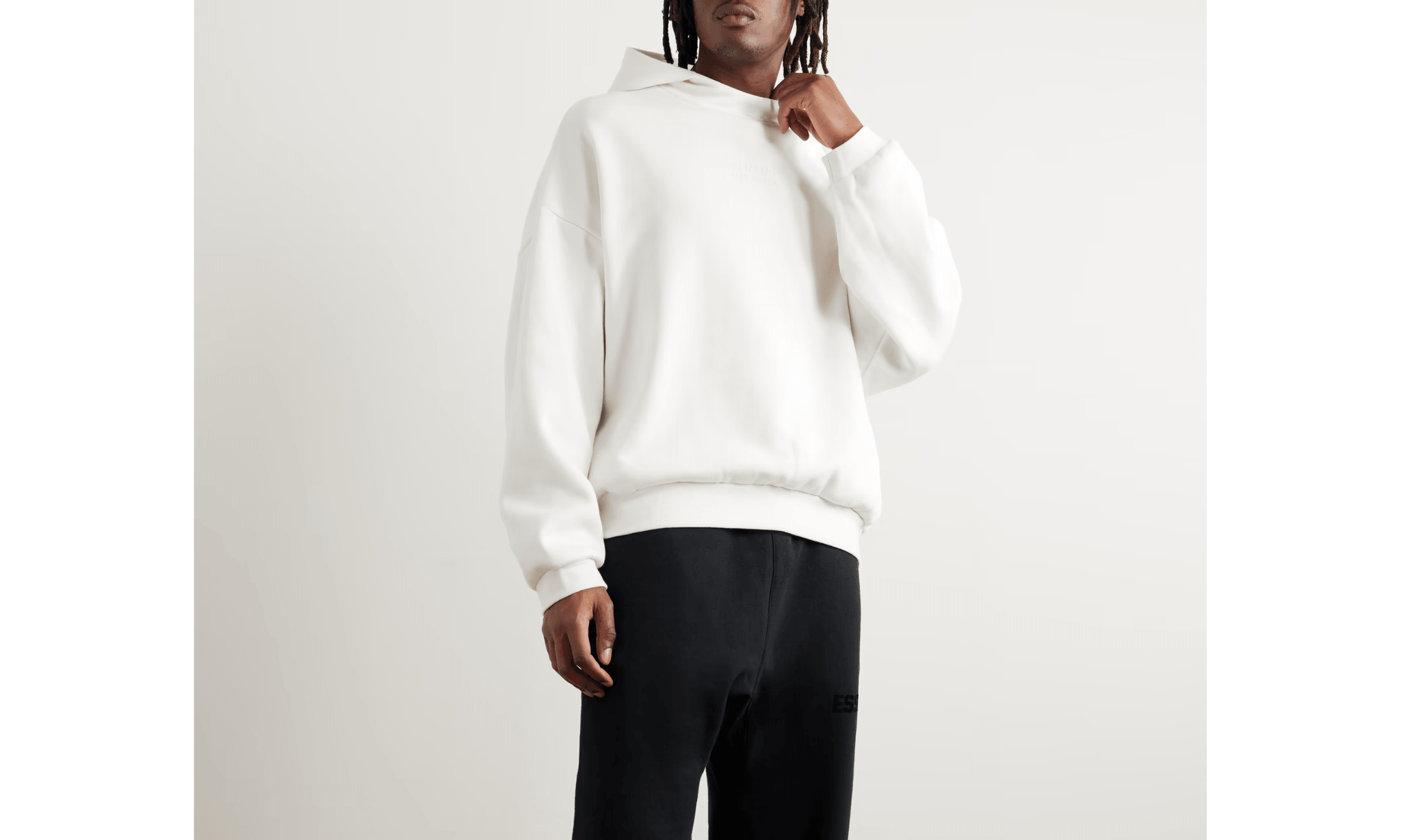 Mikina Fear Of God Essentials Logo-Appliquéd Hoodie White - SneakerDefinition