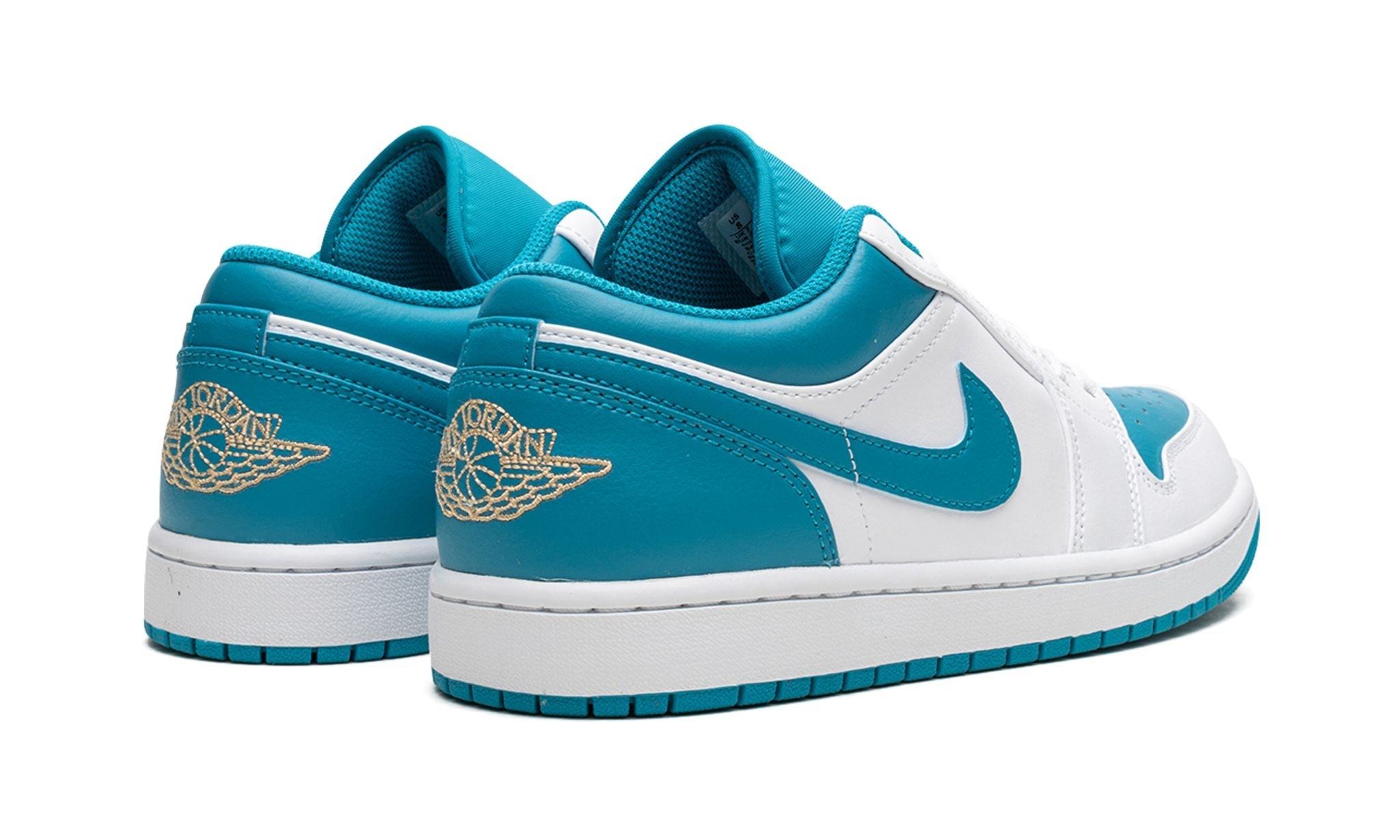 Obuv Air Jordan 1 Low Aquatone - SneakerDefinition