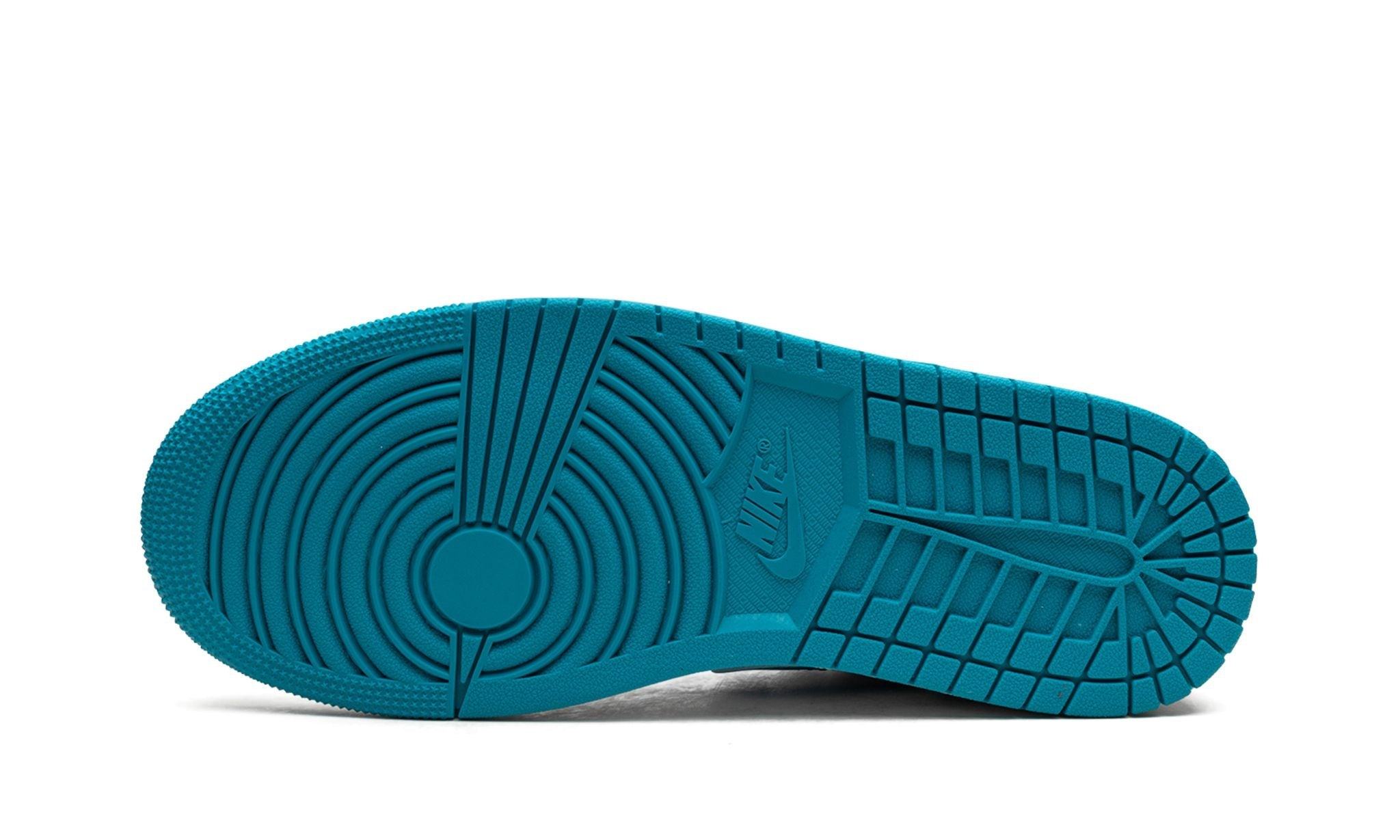 Obuv Air Jordan 1 Low Aquatone - SneakerDefinition