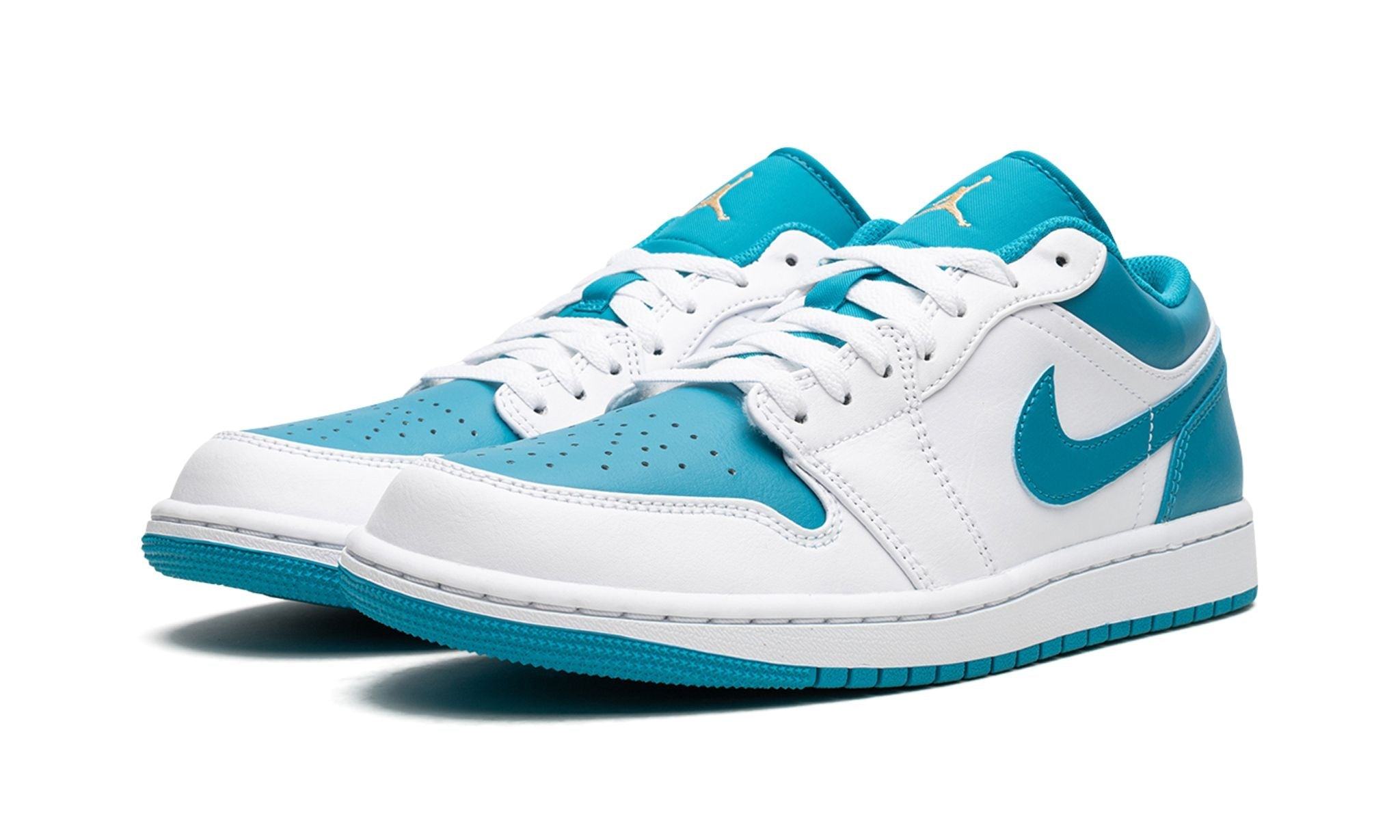 Obuv Air Jordan 1 Low Aquatone - SneakerDefinition