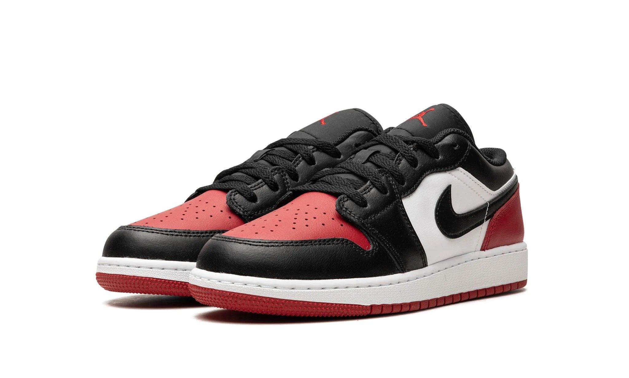 Obuv Air Jordan 1 Low Bred Toe 2.0 (GS) - SneakerDefinition