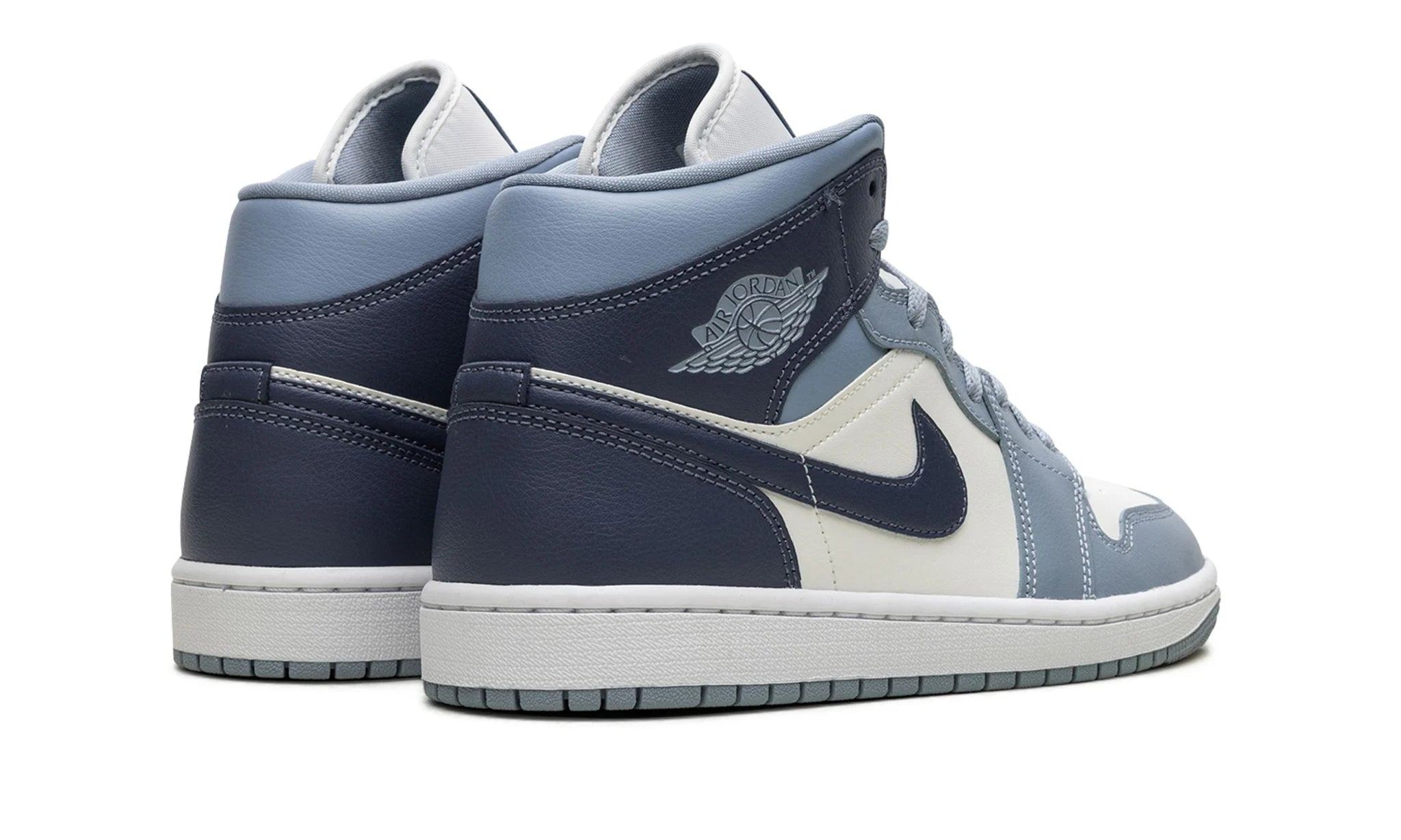 Obuv Air Jordan 1 Mid Diffused Blue (W) - SneakerDefinition