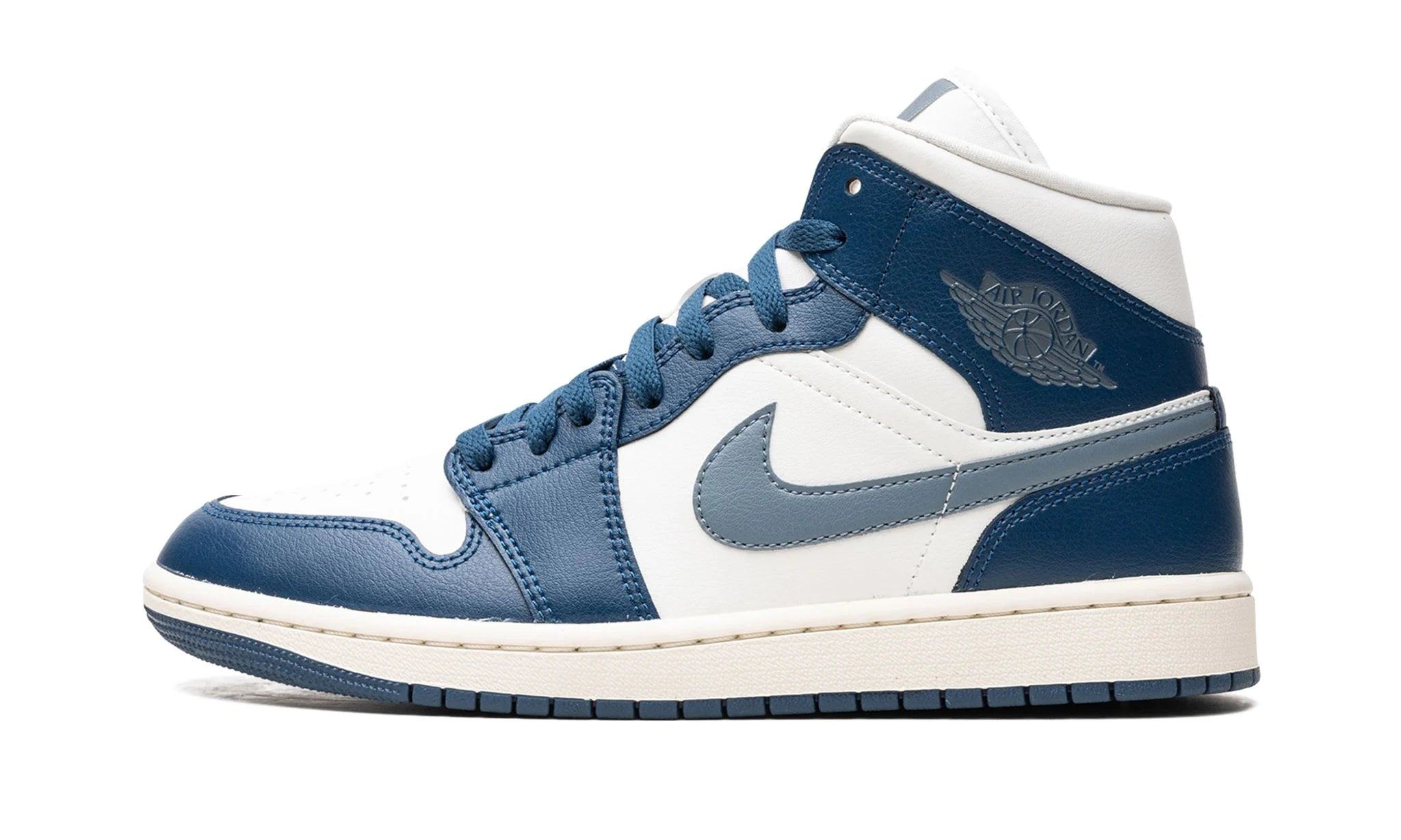 Obuv Air Jordan 1 Mid French Blue (W) - SneakerDefinition