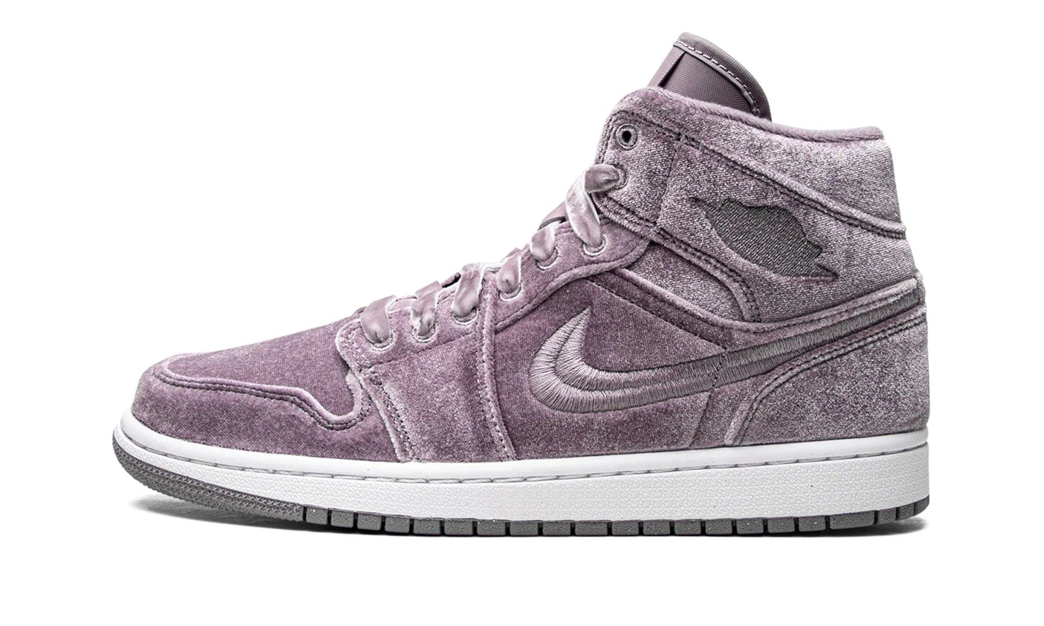 Obuv Air Jordan 1 Mid SE Purple Velvet - SneakerDefinition