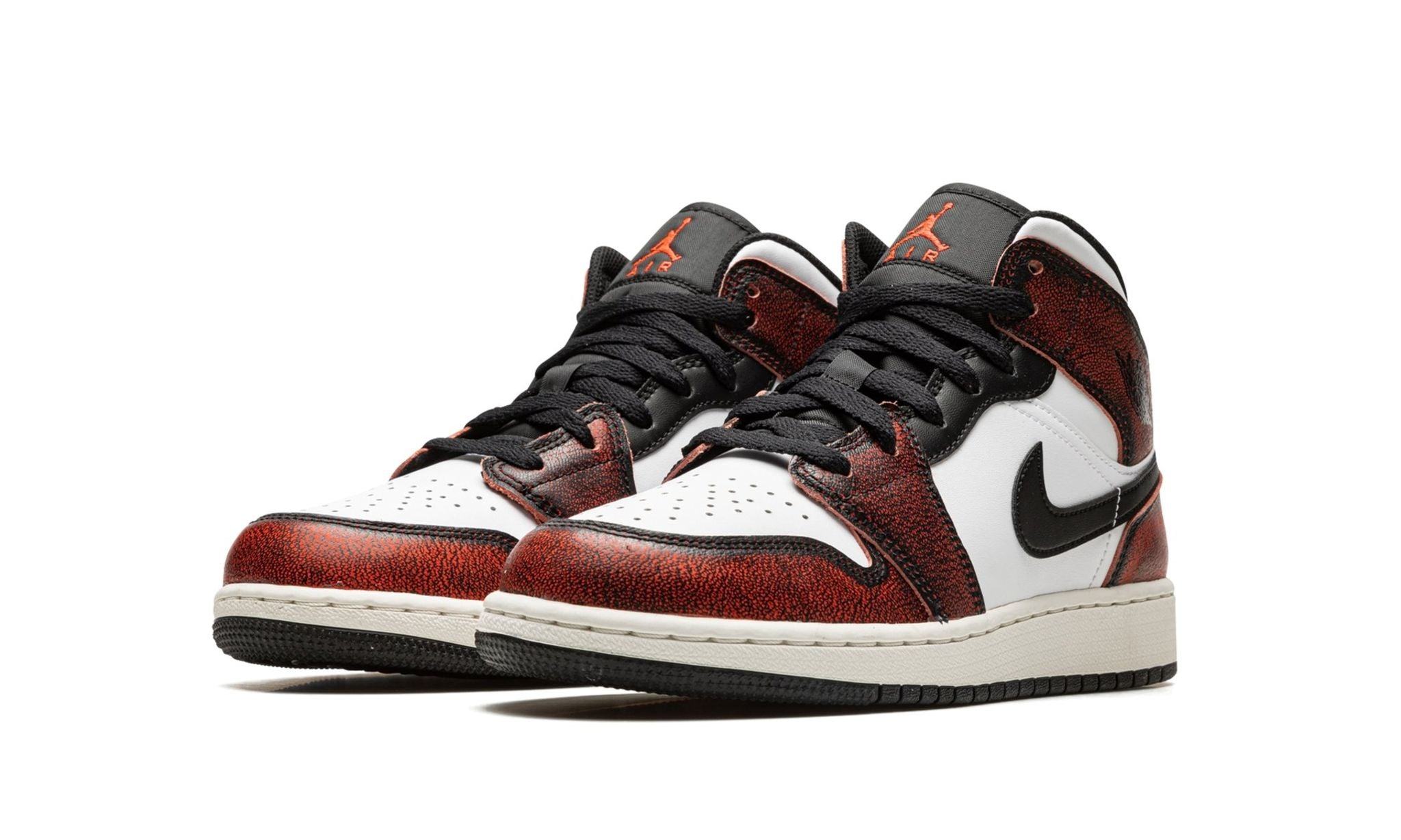 Obuv Air Jordan 1 Mid SE Wear-Away Chicago (GS) - SneakerDefinition