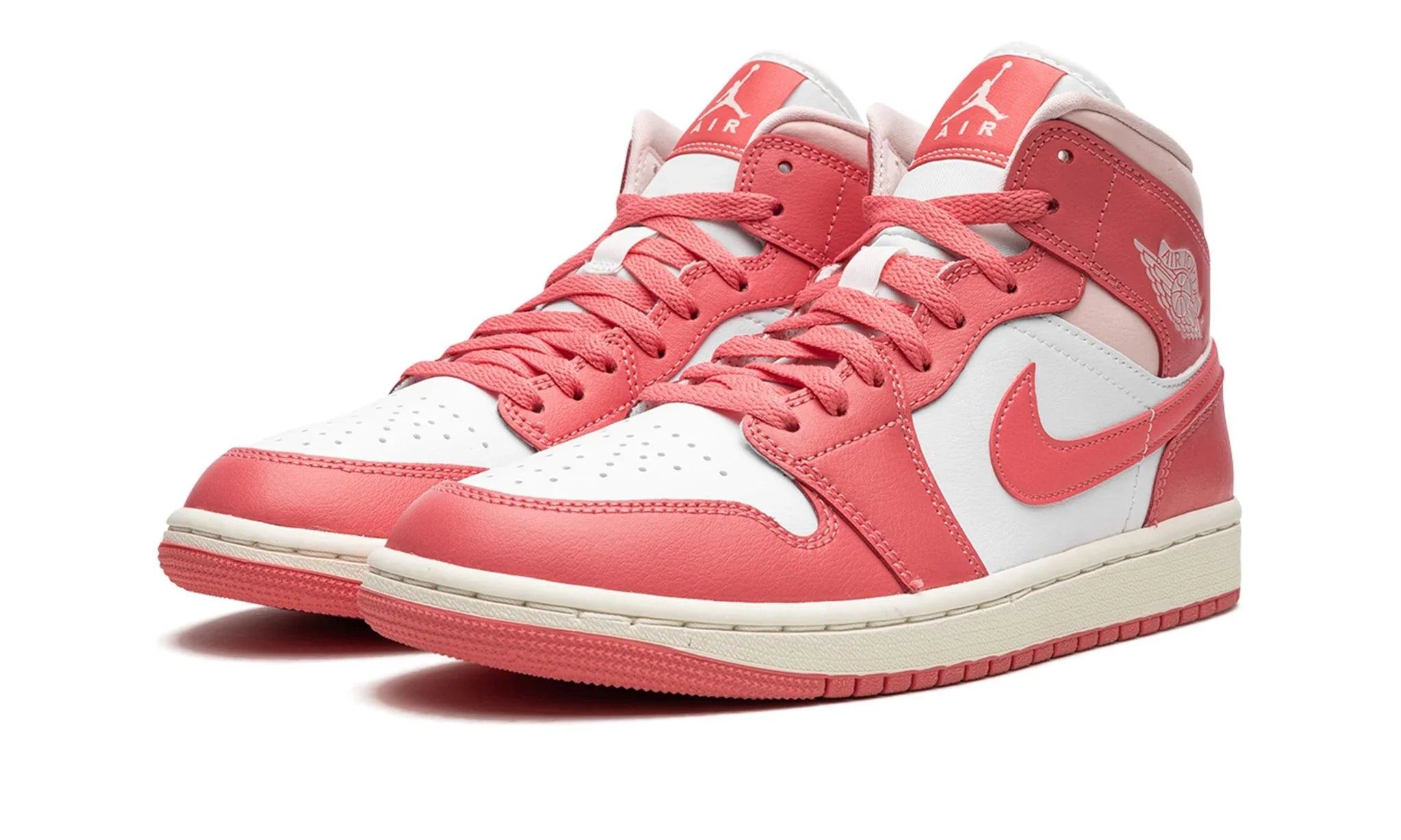 Obuv Air Jordan 1 Mid Strawberries And Cream - SneakerDefinition