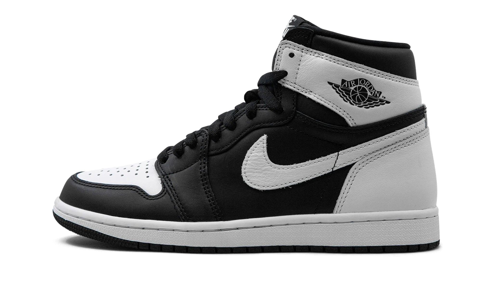 Obuv Air Jordan 1 Retro High OG Black White - SneakerDefinition