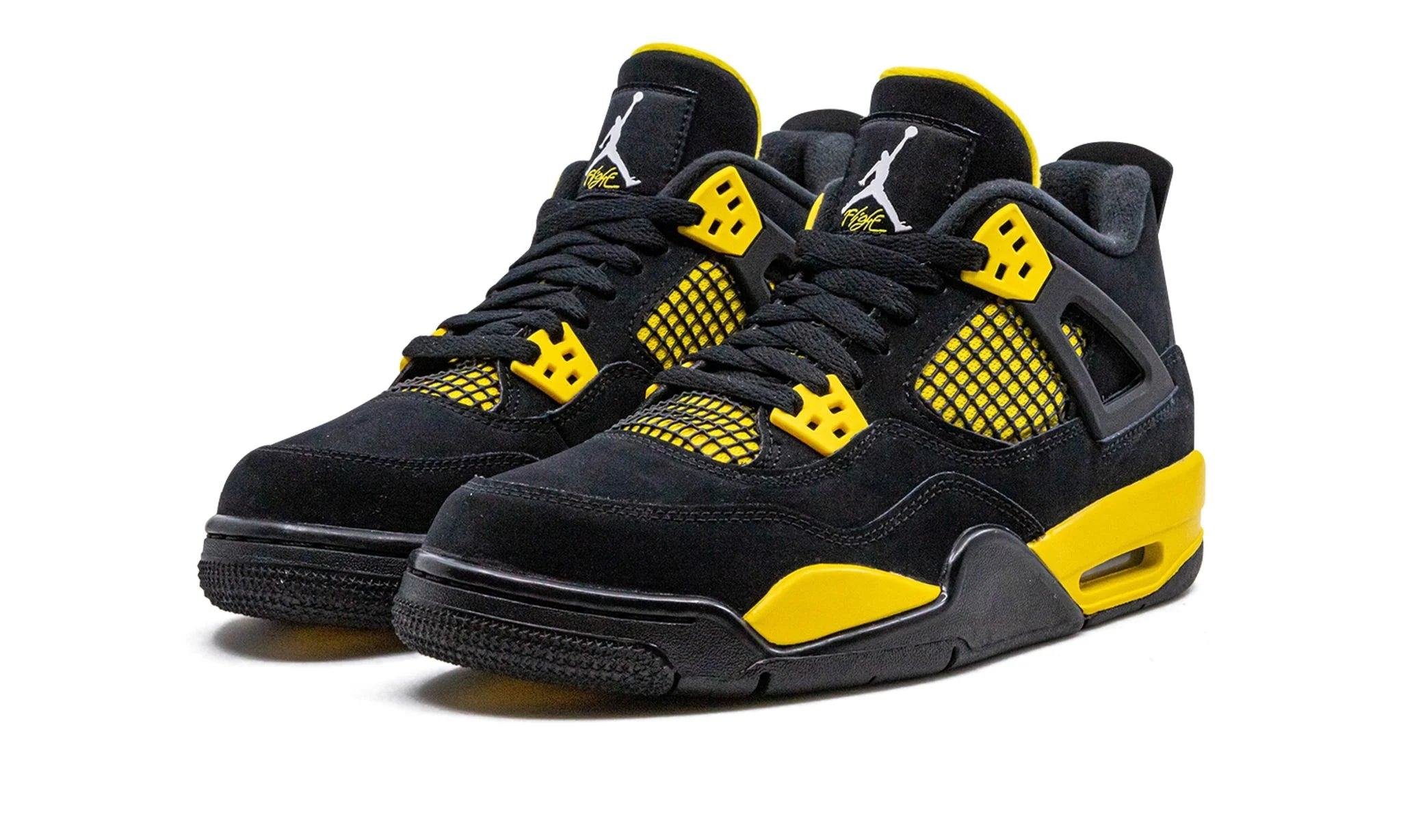 Obuv Air Jordan 4 Retro Thunder (2023) (GS) - SneakerDefinition