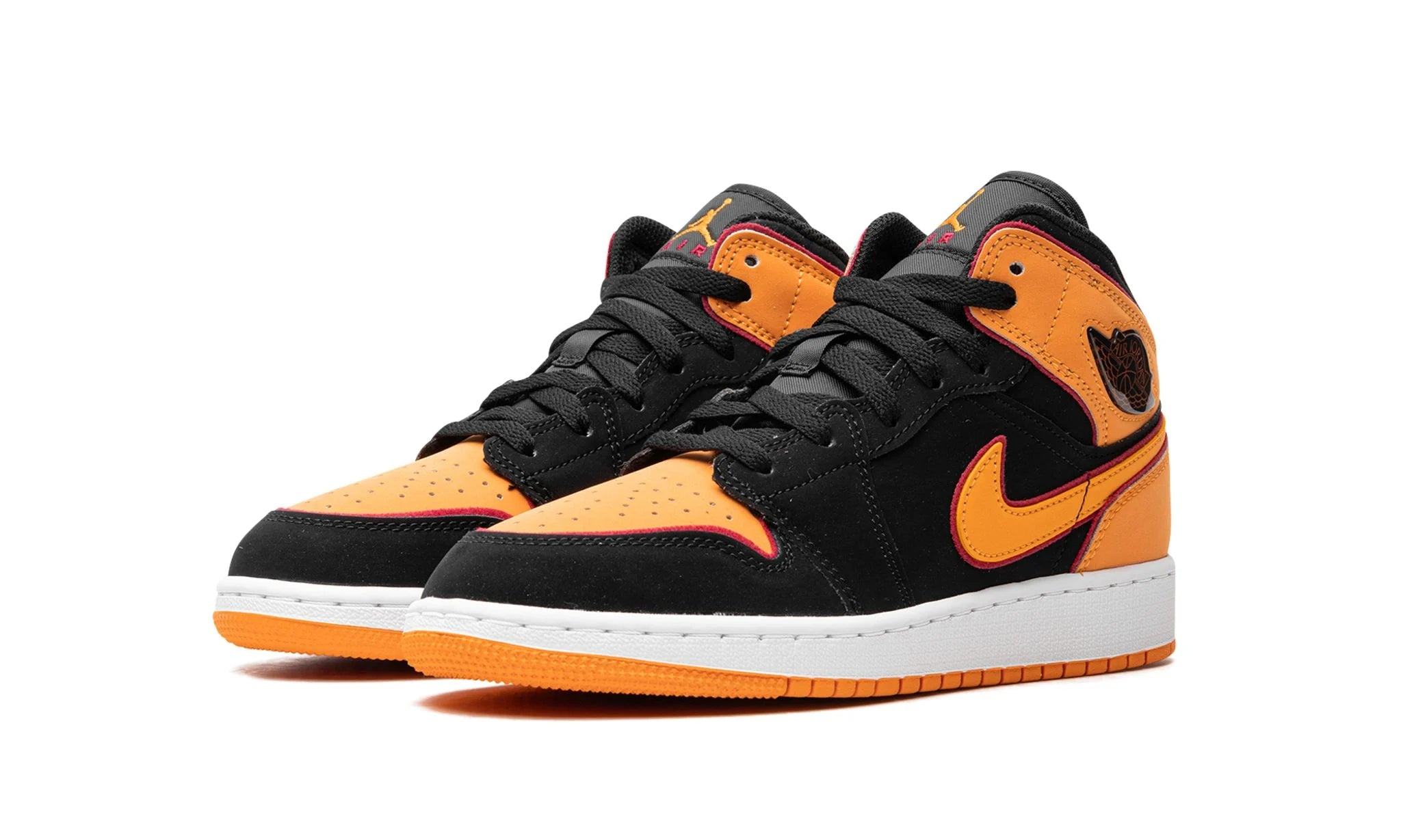 Obuv Jordan 1 Mid SE Black Vivid Orange (GS) - SneakerDefinition