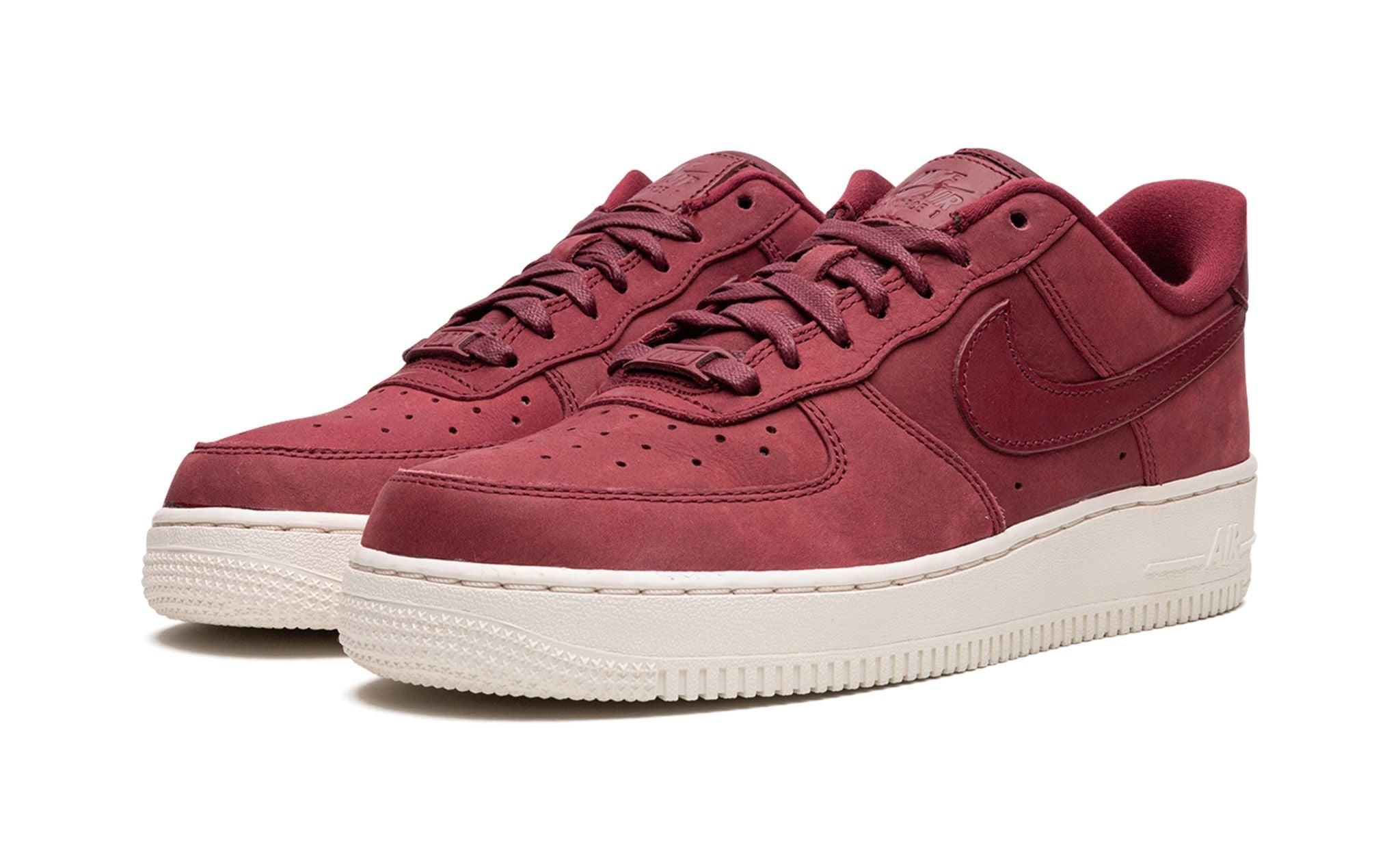 Obuv Nike Air Force 1 Low '07 PRM Team Red Sail (W) - SneakerDefinition