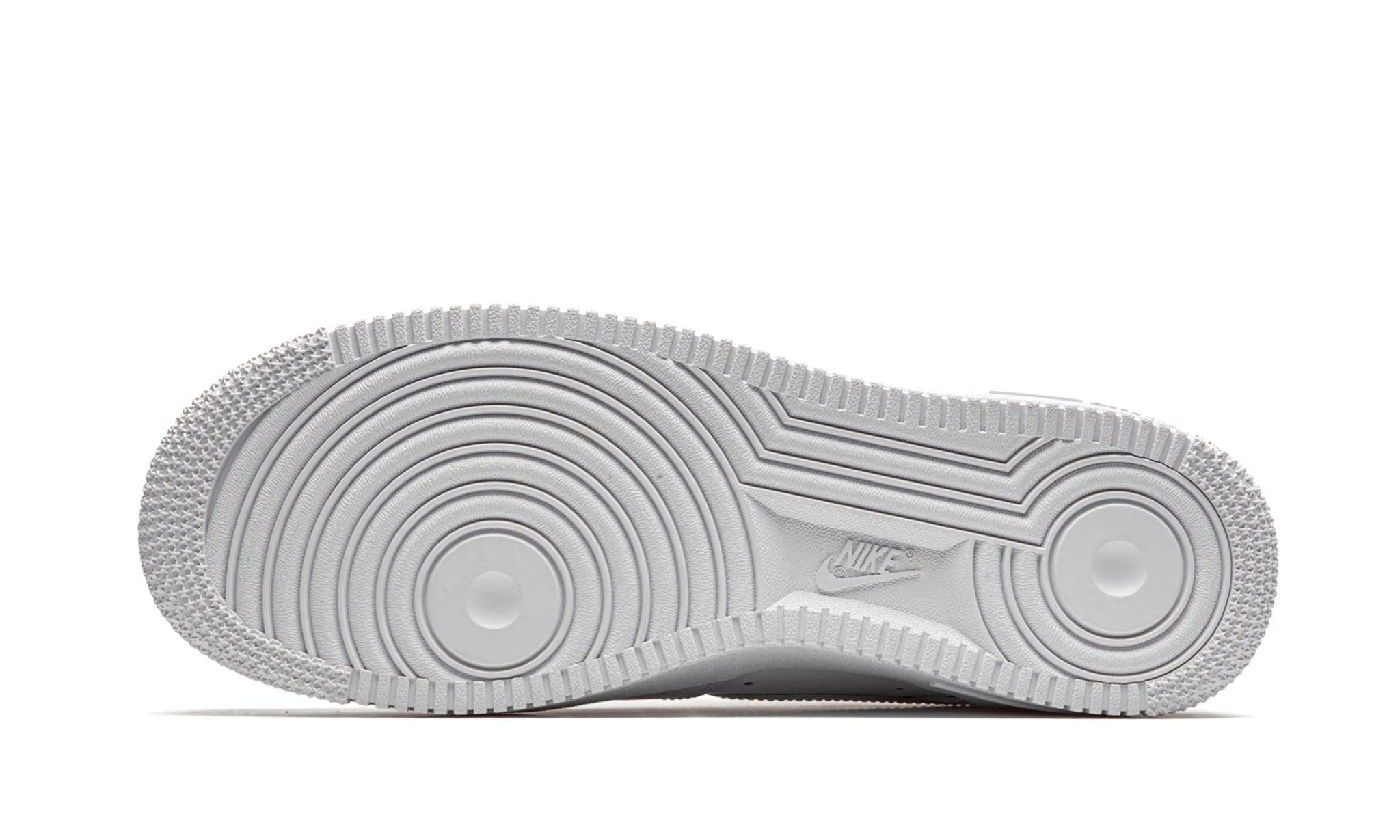Obuv Nike Air Force 1 Low Supreme - SneakerDefinition