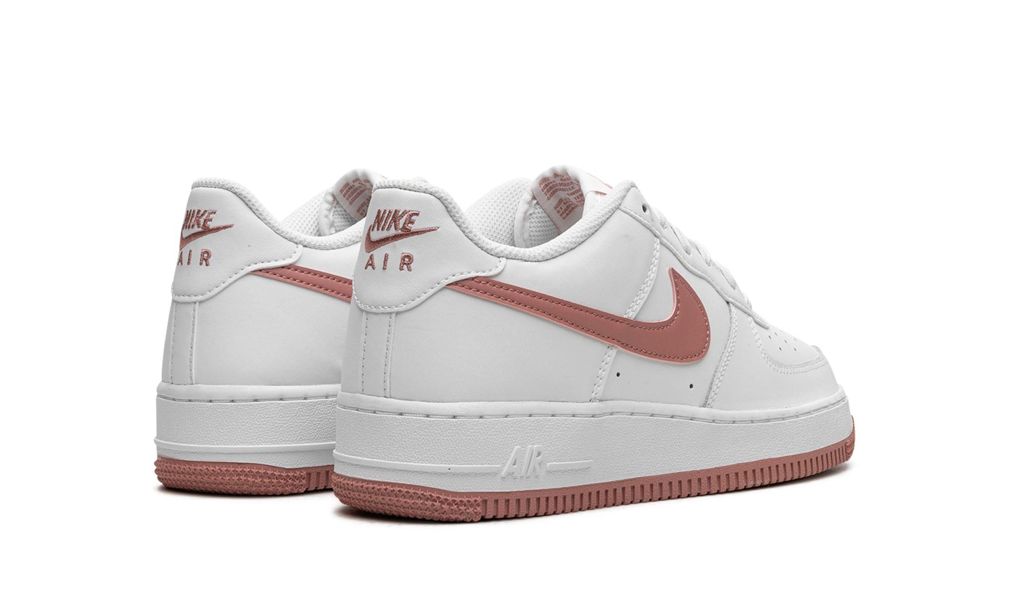 Obuv Nike Air Force 1 Low White Red Stardust (GS) - SneakerDefinition
