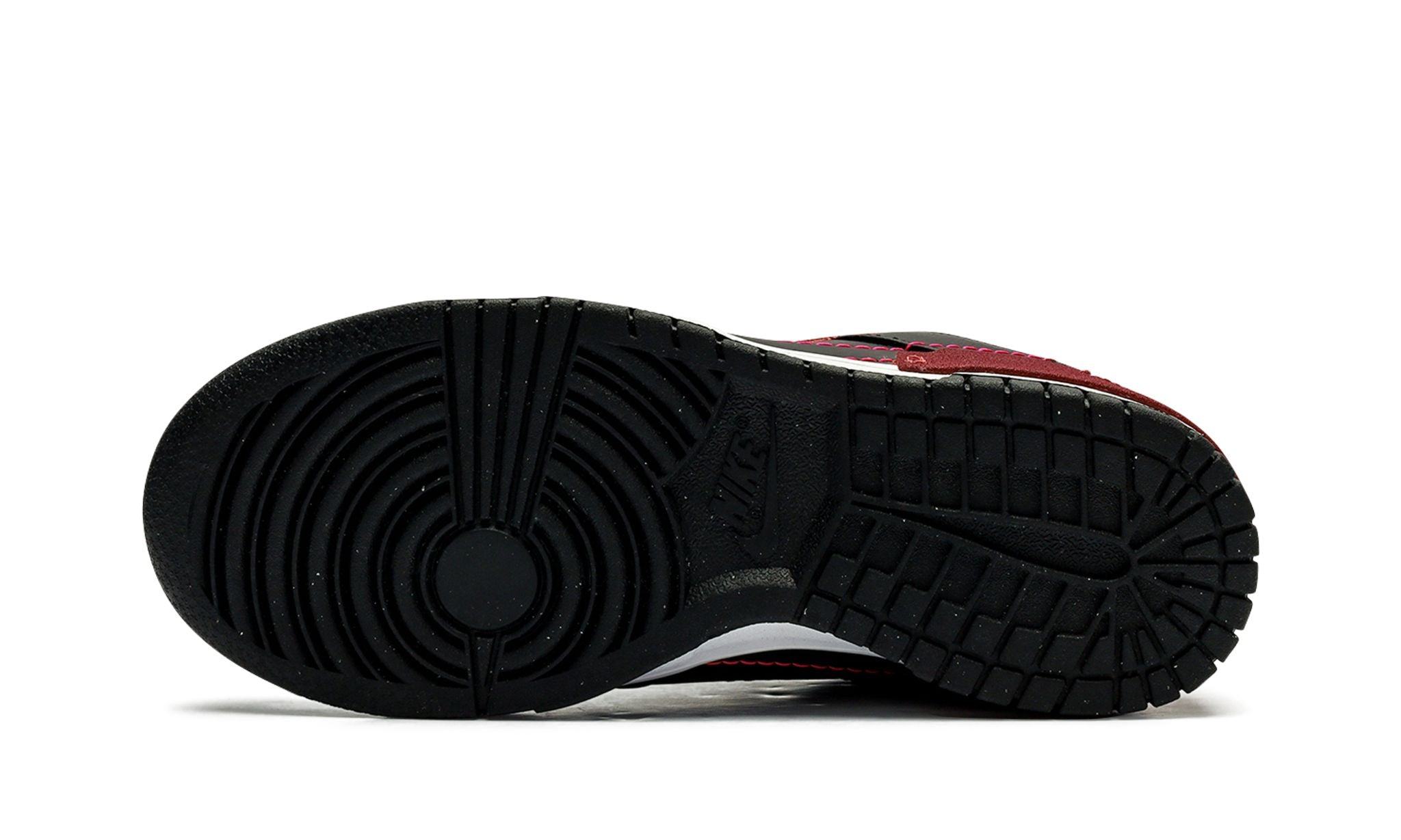 Obuv Nike Dunk Low Disrupt 2 Black Dark Beetroot - SneakerDefinition