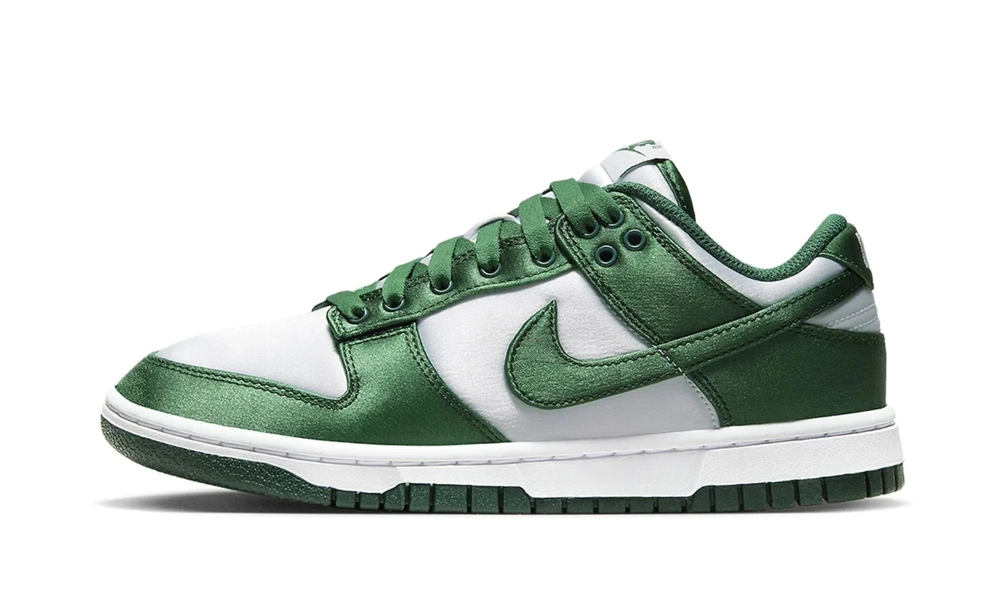 Obuv Nike Dunk Low Michigan State Satin (W) - SneakerDefinition