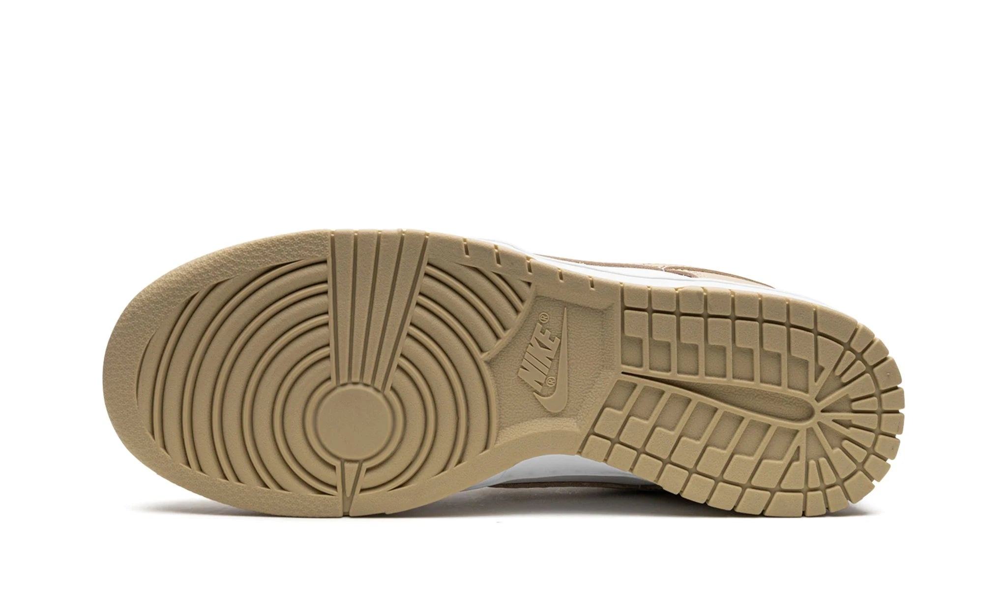 Obuv Nike Dunk Low Team Gold - SneakerDefinition