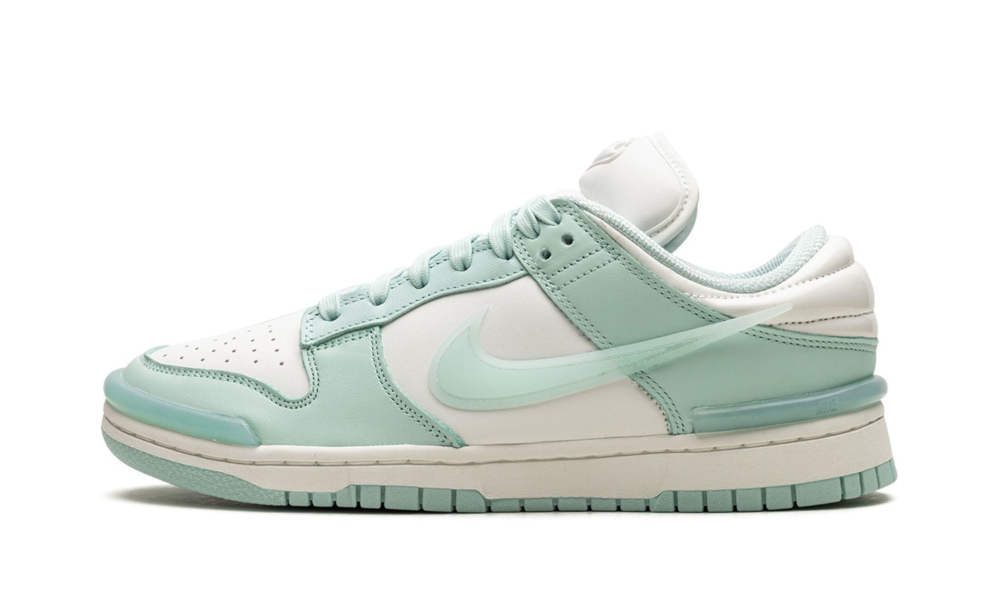 Obuv Nike Dunk Low Twist Jade Ice - SneakerDefinition