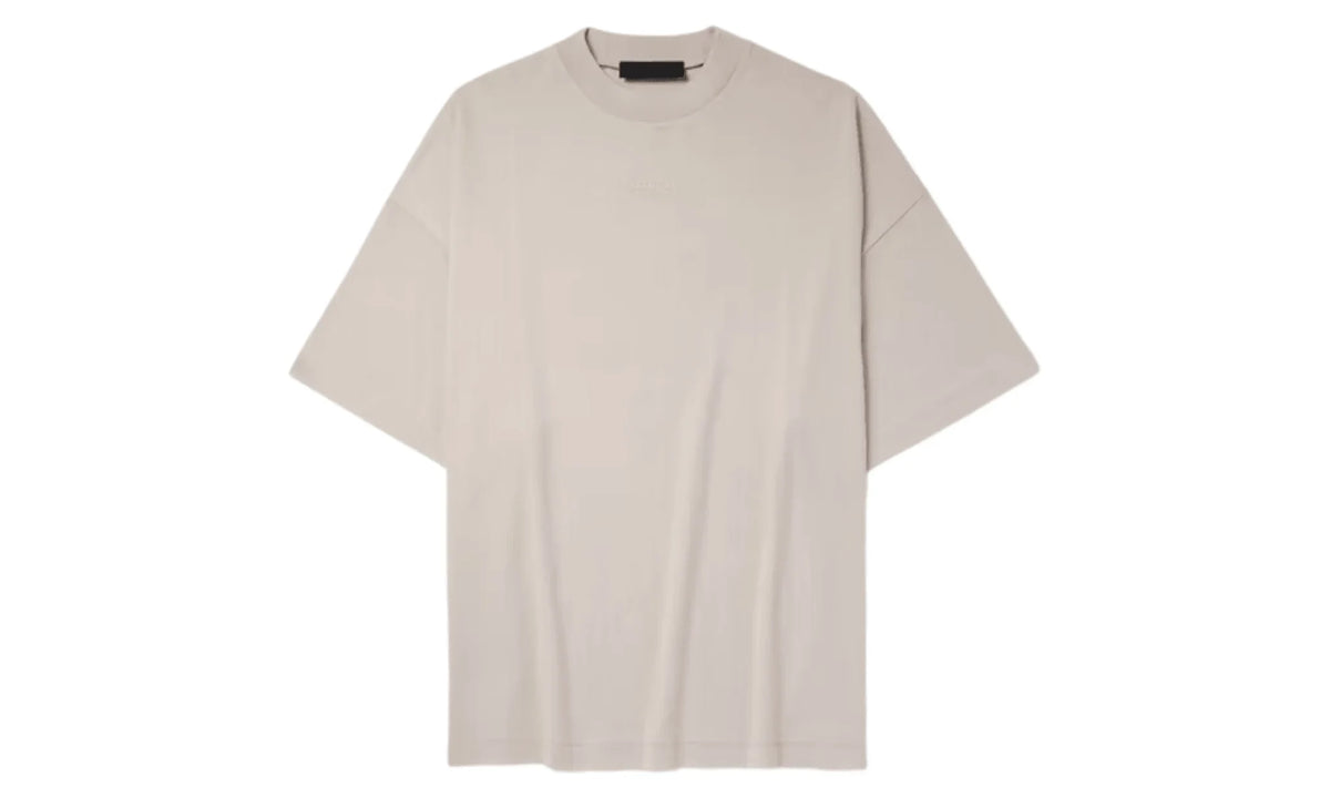 Tričko Fear Of God Essentials Logo-Appliquéd T-Shirt Silver Cloud - SneakerDefinition
